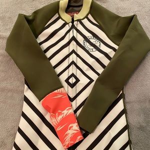 Billabong wetsuit top jacket surf capsule